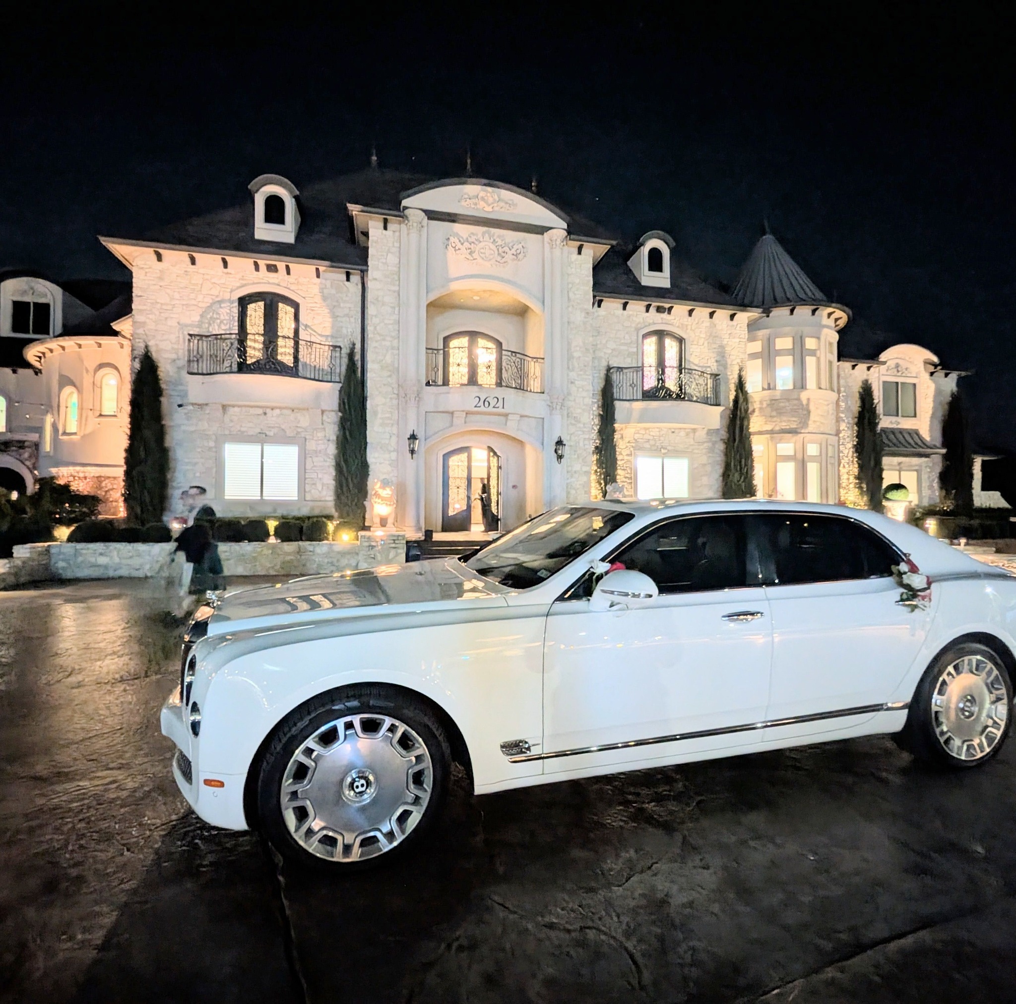Limolux is Best Limousine Service Provider of Irving